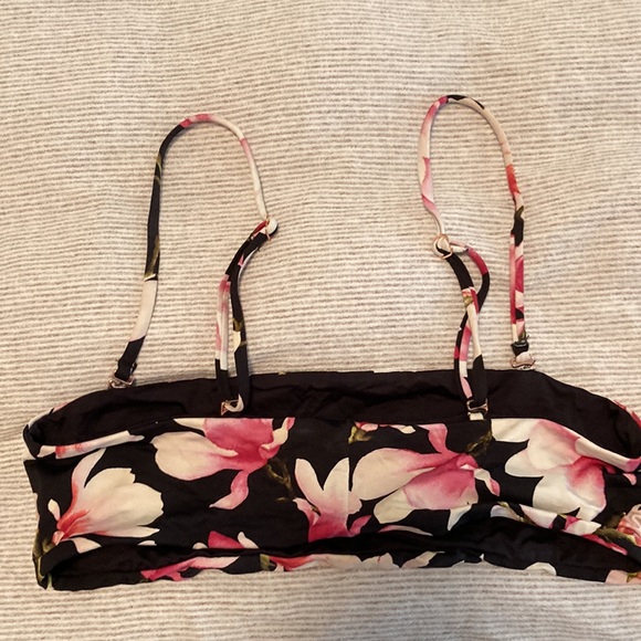 Frankie’s Bikini with removable straps - Picture 4 of 6